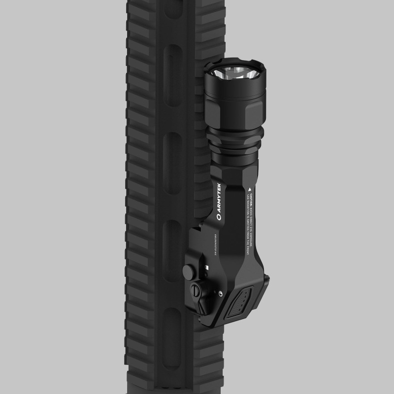 Armytek Parma C2 Pro, torcia tattica con attacco Picatinny integrato